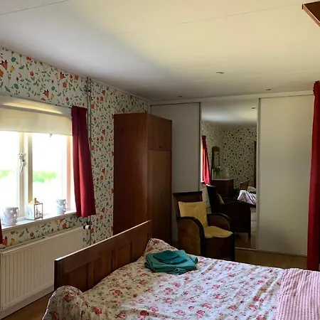 De Kaagse Koe Bed & Breakfast 3*